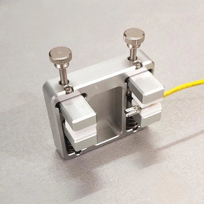 Heavy-duty aluminum welding clamp with temperature-resistant jaw for circuit board mounting, soldering wire clamp